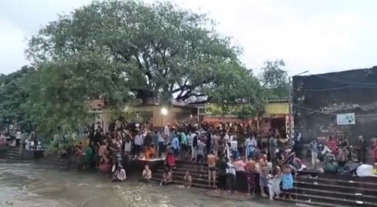 યાત્રાધામ પ્રાચી તીર્થ ખાતે ભાદરવા માસ નિમિત્તે મોક્ષ પીપળે પાણી રેડવા, પિતૃ તર્પણ કરવા માનવ મહેરામણ ઉમટે છે