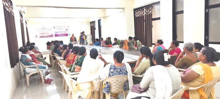 સ્પેશિયલ અવેરનેસ કેમ્પિંગ ડ્રાઈવ અંતર્ગત સી બોક્સ પોર્ટલ અને મહિલાલક્ષી યોજનાકીય જાણકારી અંગે કાર્યક્રમ યોજાયો