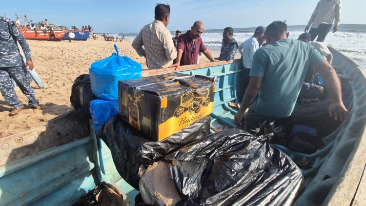 માંગરોળ બારા બંદર પરથી દારૂ ભરેલી હોડીઓ પકડાઈ