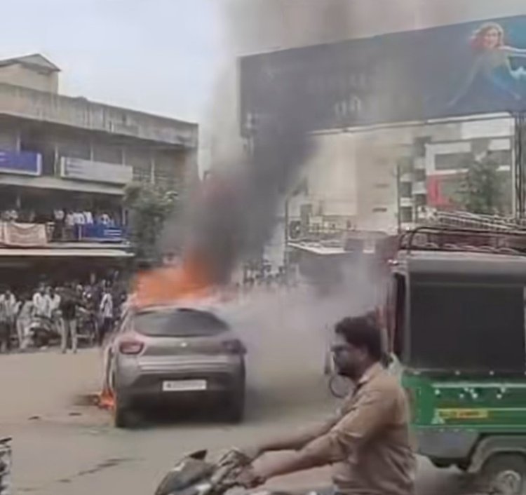 જુનાગઢમાં મધુરમ ગેઇટ પાસે કારમાં અચાનક જ ભભૂકી ભીષણ આગ