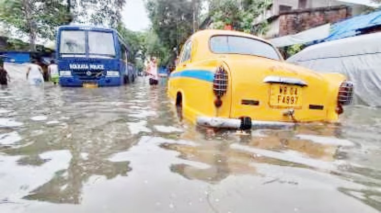 કોલકત્તા જળબંબાકાર : ૭ના મોત : જનજીવન ઠપ્પ