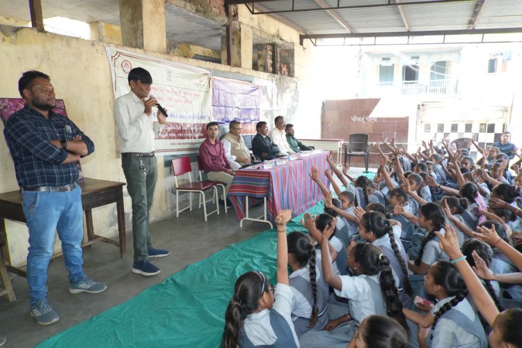 બાવળામાં POCSO કાયદા અંગે વિધાર્થિનીઓને માહિતગાર કરતો સેમિનાર યોજાયો