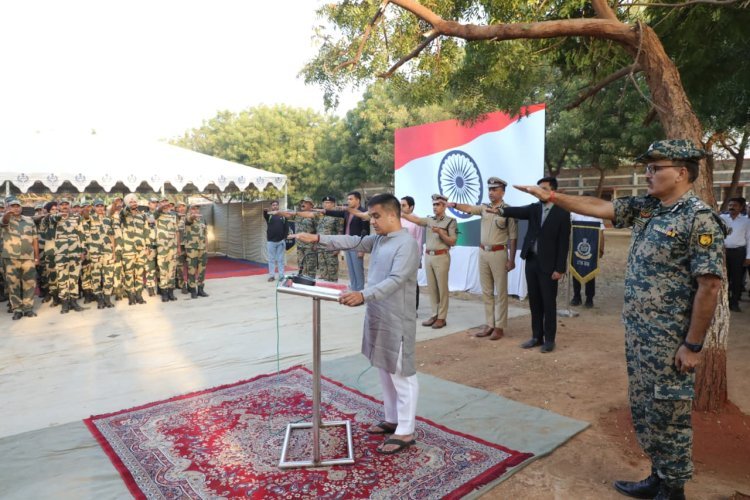 રાષ્ટ્ર ગીતના ૧૫૦ વર્ષ પૂર્ણ થતાં નાયબ મુખ્યમંત્રી હર્ષ સંઘવીએ સરહદી ગામ મોટી છેરમાં જવાનો સાથે રાષ્ટ્રગીતનું સમૂહગાન કર્યું