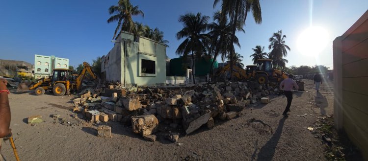 નાગરિકો માટે રમતના મેદાન, ગાર્ડન, લાયબ્રેરી અને દવાખાના જેવી સુવિધાઓ માટે ઉપયોગમાં લઈ શકાય તેવી સરકારી જગ્યાઓ પર ઊભા કરી દેવાયેલા તમામ ગેરકાયદે દબાણો પર બુલડોઝર ફરશે : નાયબ મુખ્યમંત્રી હર્ષ સંઘવી