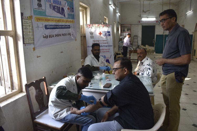ફીટ ઇન્ડિયા, ફીટ મીડિયા પ્રોગ્રામ અંતર્ગત રેડક્રોસ સોસાયટી અમદાવાદ અને માહિતી વિભાગના સંયુક્ત ઉપક્રમે જૂનાગઢમાં મીડિયાના કર્મીઓ માટે હેલ્થ સ્ક્રીનીંગ કેમ્પ યોજાયો