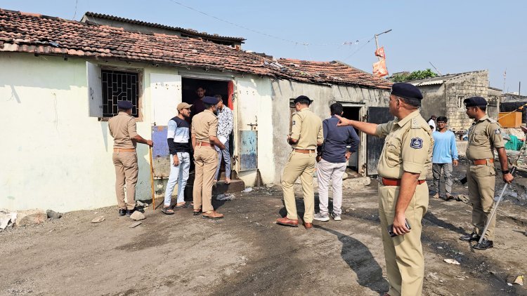 ગીર સોમનાથના મૂળદ્વારકા બંદરમાં પોલીસના કોમ્બીંગમાં દરગાહમાંથી હથિયારો મળતા હડકંપ