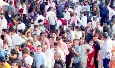 દ્વારકામાં નાતાલના વેકેશનને લઈને શ્રધ્ધાળુઓનું ઘોડાપુર : છેલ્લા બે દિવસમાં અંદાજિત એક લાખ જેટલા ભાવિકો ઉમટ્યા