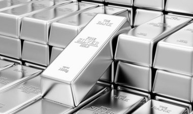 ચાંદીમાં રાત્રે રૂા.રપ હજારની તેજી સવારે રૂા.૧૮ હજારનો કડાકો : અભૂતપૂર્વ ઉથલપાથલ