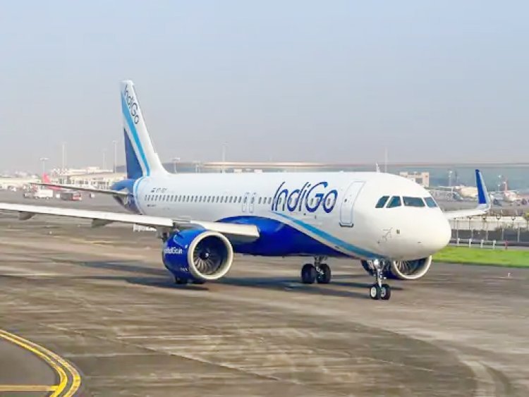 કુવૈતથી હૈદરાબાદ આવી રહેલી ઈન્ડિગોની ફલાઈટમાં બોમ્બ હોવાની ધમકી : મુંબઈમાં ઈમરજન્સી લેન્ડીંગ