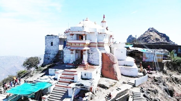 ગરવા ગિરનાર ખાતે બિરાજતા અંબાજી માતાજી મંદિરનાં પ્રાગટય મહોત્સવની શનિવારે ભાવભરી ઉજવણી થશે