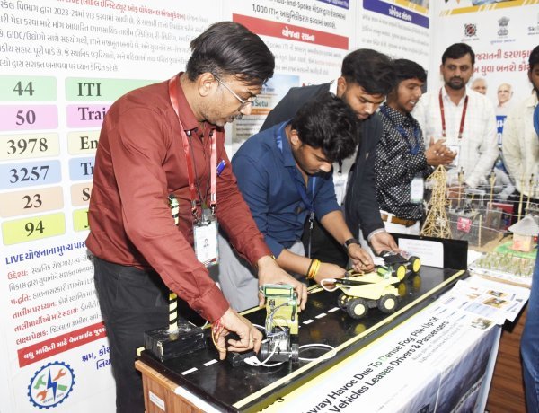 રિજનલ વાઇબ્રન્ટ એક્ઝિબિશનમાં આઈ.ટી.આઈ.ના યુવાનોની અકસ્માત નિવારતી ‘ઇન્ટેલિજન્ટ એલર્ટ સિસ્ટમ’ બની આકર્ષણનું કેન્દ્ર