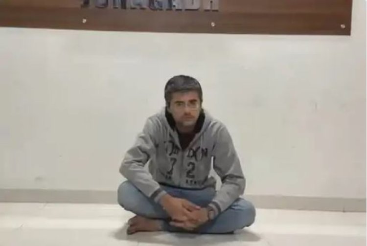 જૂનાગઢમાં પરવાનો ન હોવા છતાં ફટાકડાનો જથ્થો રાખનાર સામે કડક કાર્યવાહી