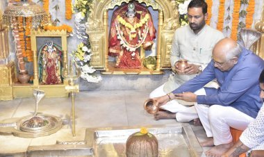 શિવરાત્રીના પાવન અવસરે ભવનાથ મહાદેવના દર્શન કરી ધન્યતા અનુભવતા મુખ્યમંત્રી ભુપેન્દ્ર પટેલ