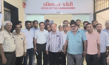 જૂનાગઢ સ્વામિનારાયણ મંદિર ટ્રસ્ટ દ્વારા જાહેર રસ્તા પર કરેલ દબાણ દૂર કરવા માંગ 