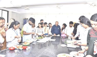 જૂનાગઢમાં આયુર્વેદ કોલેજ ખાતે યોજાઈ અનોખી કુકિંગ કોમ્પિટિશન વસંતઋતુ અને આયુર્વેદને કેન્દ્રમાં રાખીને આયુર્વેદનો અભ્યાસ કરતા વિદ્યાર્થીઓએ બનાવી ‘હેલ્ધી ડીશ‘