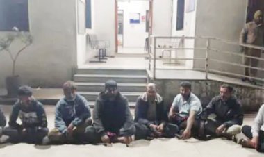 જૂનાગઢ તાલુકાનાં ખડીયા નજીક ચાલતા બાયોડીઝલના વેચાણ પર એસએમસીના દરોડા : ર ફિલરમેન સહિત ૮ ઝડપાયા