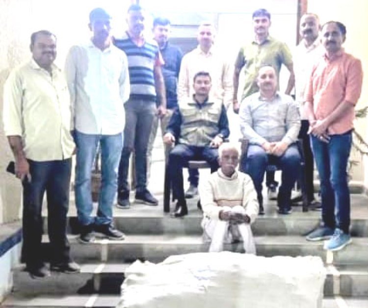 ગીરગઢડા ગામે રહેણાંક મકાન પાછળથી પપ કિલો ગાંજાના છોડ મળી આવ્યા : એક વૃધ્ધની ધરપકડ