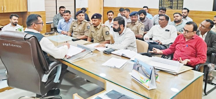 દ્વારકામાં ફુલડોલ ઉત્સવના સુચારૂ આયોજન હેતુ પ્રાંત અધિકારીની અધ્યક્ષતામાં બેઠક યોજાઈ