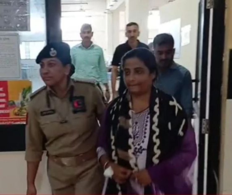 રૂા. ર૦ લાખનાં ખંડણી કેસ કિર્તી પટેલ બાદ હવે દિવ્યા સાવલાણીની ધરપકડ