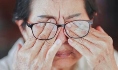 સવારે ઉઠીને તરત જ એકસાથે ૨ થી ૩ ગ્લાસ પાણી પીવું આંખ માટે હાનિકારક સાબિત થઈ શકે: આંખ પર દબાણ વધારે છે, ભવિષ્યમાં જામર રોગ થવાની શક્યતા