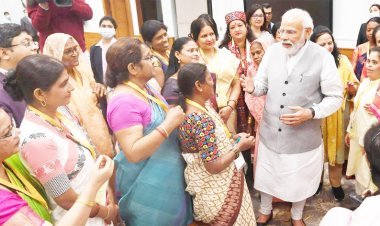 સરકાર સંસદ અને વિધાનસભામાં મહિલાઓ માટે ૩૩ ટકા અનામત લાગુ કરશે