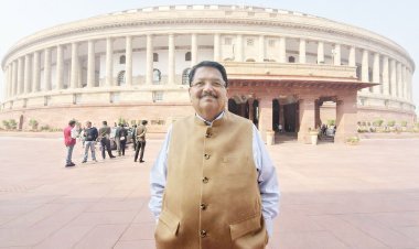 સોલાર પાર્ક અને અલ્ટ્રા મેગા સોલાર પાવર પ્રોજેક્ટ્સ વિકાસ યોજના હેઠળ ૧૨,૧૫૦ મેગાવોટ ક્ષમતા સાથે ગુજરાત પ્રથમ ક્રમે