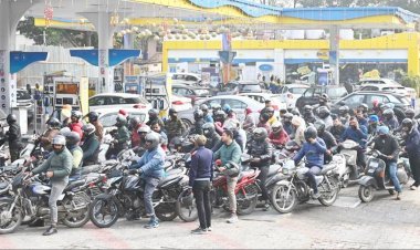 “તુ ઈધર કી ન બાત કર - ના ઉધર કી બાત કર, બસ પેટ્રોલ-ડીઝલ-ગેસ કી બાત કર !!!”