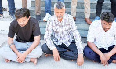 મીઠાપુરના પાડલી ગામેથી જુગાર રમતા મહિલાઓ સહિત પાંચ ઝબ્બે : રૂા.૨.૦૬ લાખનો મુદ્દામાલ કબ્જે