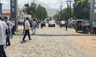 પ્રજા અને ઉદ્યોગકારોને મૂર્ખ બનાવવાનું બંધ કરી તાત્કાલીક રસ્તા બનાવો