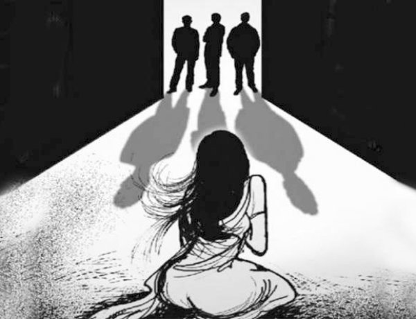 વિસાવદર બસસ્ટેશન તેમજ મોણવેલ ગામની સીમમાં દલિત પરીણિત મહિલા પર ૬ શખ્સોએ ગેંગરેપ કર્યો