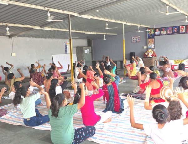 જૂનાગઢ જીલ્લાના બિલખા ગામે યોગ જાગૃતિ કાર્યક્રમ સાથે કેન્સર અંગે માર્ગદર્શન કાર્યક્રમ યોજાયો