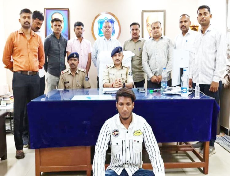 જામકાનાં યુવાનની મર્ડર મિસ્ટ્રીનો ગણતરીના કલાકોમાં જ ભેદ ઉકેલી આરોપીની ધરપકડ કરતી પોલીસ