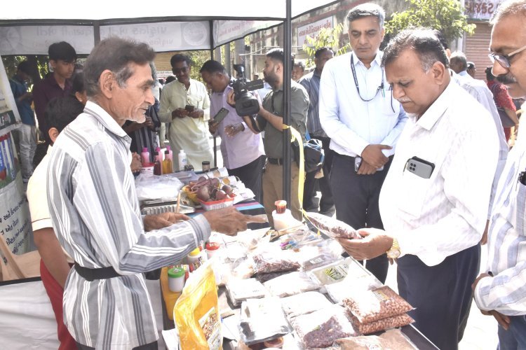 પ્રાકૃતિક કૃષિ જમીનનું આરોગ્ય સુધારવાની સાથે જન આરોગ્ય પણ સુધારે છે : કુલપતિ ડો. વી.પી. ચોવટીયા