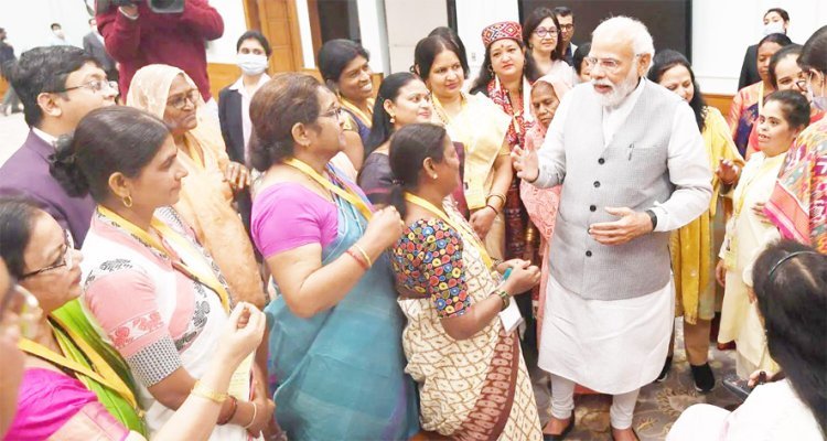 સરકાર સંસદ અને વિધાનસભામાં મહિલાઓ માટે ૩૩ ટકા અનામત લાગુ કરશે