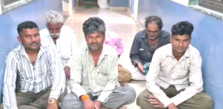 ઉનાનાં ખજુદ્રા ગામે જુગાર રમતા છ ઝડપાયા