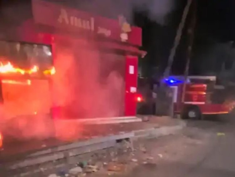 વેરાવળમાં ખાણીપીણીની લારીમાં આગ:ફાયર બ્રિગેડની સમયસર કામગીરીથી મોટી દુર્ઘટના ટળી