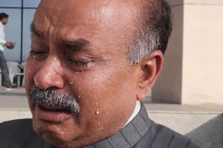 અંબાજી મંદિરના બનાવથી વ્યથિત ધારાસભ્ય સંજય કોરડીયા ધ્રુસકે-ધ્રુસકે રડી પડયા