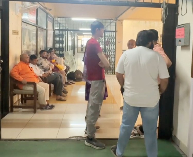 અંબાજી મંદિરનાં ભંડારમાં થયેલી દારૂ-ચિકન પાર્ટી અંગે તપાસનો ધમધમાટ : આજે બીજા દિવસે પણ નિવેદનો લેવાની કાર્યવાહી