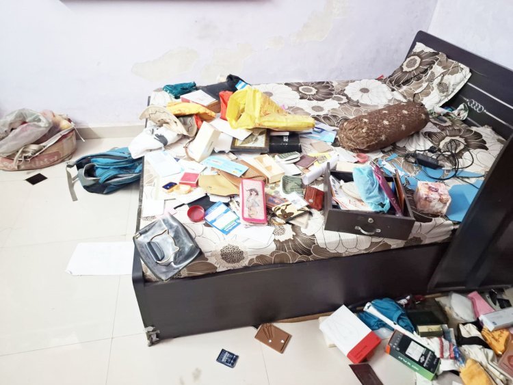 જૂનાગઢમાં ગોકુલધામ સોસાયટીમાં બંધ મકાનને નિશાન બનાવતા તસ્કરો  સોના-ચાંદીના દાગીના અને રોકડ મળી કુલ રૂા. પ.૮૦ લાખની ચોરી