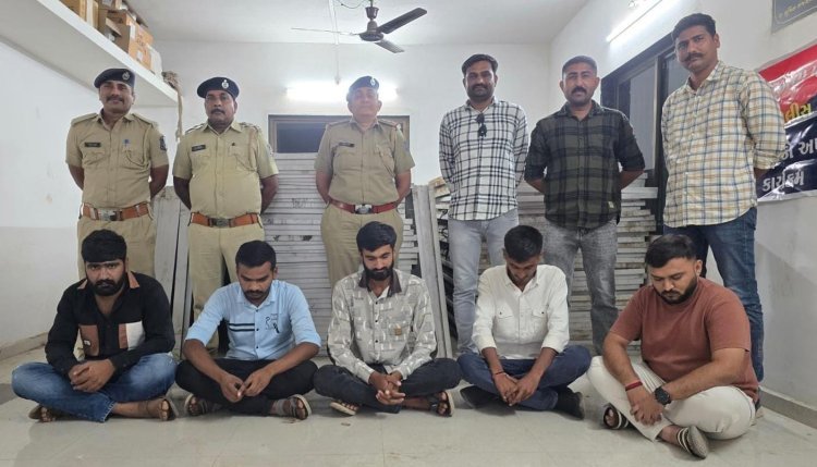 વિસાવદર તાલુકાનાં ઘોડાસણ ગામે સોલાર પાવર પેનલની ૧૧૧ પ્લેટોની રૂા. ૮,૩ર,પ૦૦ની ચોરીનો ભેદ ઉકેલાયો : પાંચ આરોપીની ધરપકડ