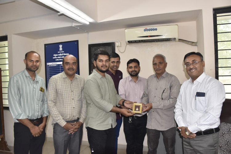 જૂનાગઢ પ્રાદેશિક માહિતી કચેરી ના કચેરી અધિક્ષક બી.એલ. જાદવ સેવા નિવૃત થયા