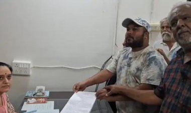 જૂનાગઢમાં કડીયાવાડની જર્જરીત બિલ્ડીંગો ઉતારવા કલેકટરને આવેદનપત્ર અપાયું