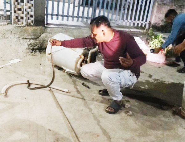 ભાણવડમાં વોશિંગ મશીનમાંથી  કોબ્રા નીકળ્યો : દિલધડક રેસ્ક્યુ કરાયું