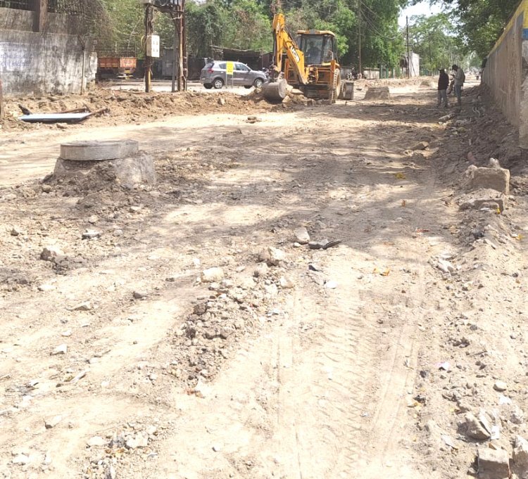 હુસેના બિલ્ડીંગથી મજેવડી દરવાજા સુધીનાં માર્ગની કામગીરી વહેલી તકે પુર્ણ કરો