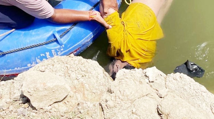 કલ્યાણપુરના લાંબા ગામે પૈસાની લેતી દેતી બાબતે પરપ્રાંતીય યુવાનની હત્યા