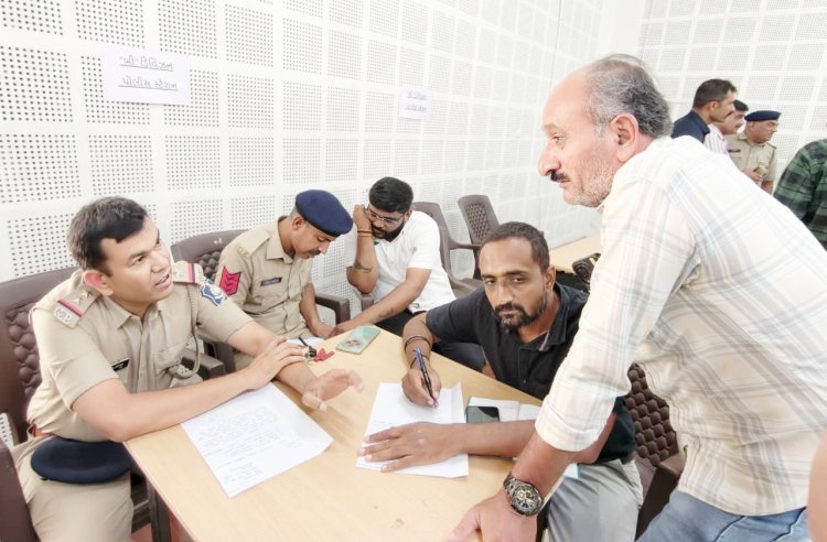 વ્યાજખોરીને ડામવા જૂનાગઢ પોલીસ દ્વારા લોક સંવાદ કાર્યક્રમ યોજાયો