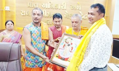 દ્વારકા જિલ્લા પ્રાંત અધિકારીની બદલી થતાં વિદાયમાન અપાયું