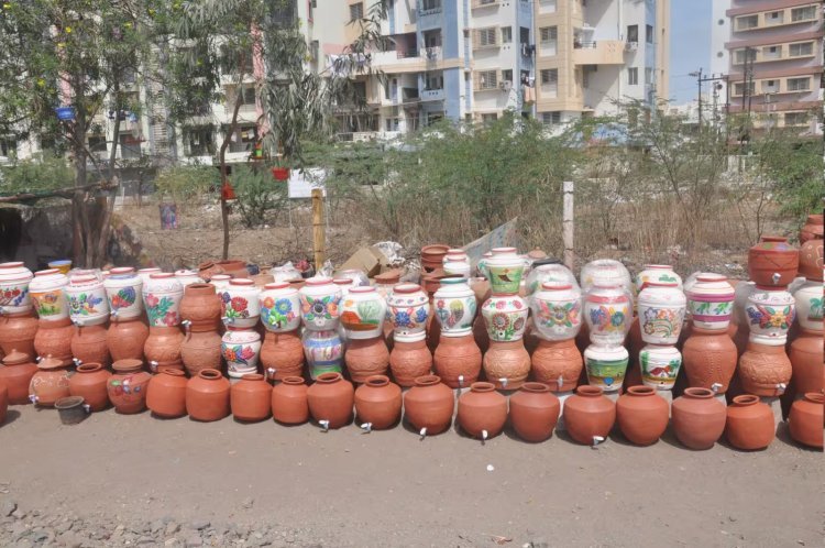 ફ્રીઝ-વોટરકૂલરના આધુનિક યુગમાં કુદરતી ઠંડા પાણીના સ્ત્રોત માટલાનું મહત્ત્વ હજુ યથાવત