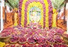 શ્રી કષ્ટભંજનદેવ દાદાને જરદોશી વર્કવાળા વાઘા અને ૩૦૦૦ કિલો ખલેલાનો સિંહાસને દિવ્ય શણગાર અને અન્નકૂટ ધરવાયો