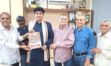 સૌરાષ્ટ્ર યુનિવસિર્ટી કર્મચારી કો-ઓપરેટીવ હાઉસિંગ સોસાયટીના હોદ્દેદારોએ રાજકોટના  નવનિયુકત મેયર ડો. નેહલ શુક્લ અને  ડેપ્યુટી મેયર દક્ષાબેન વસાણીની શુભેચ્છા મુલાકાત લીધી